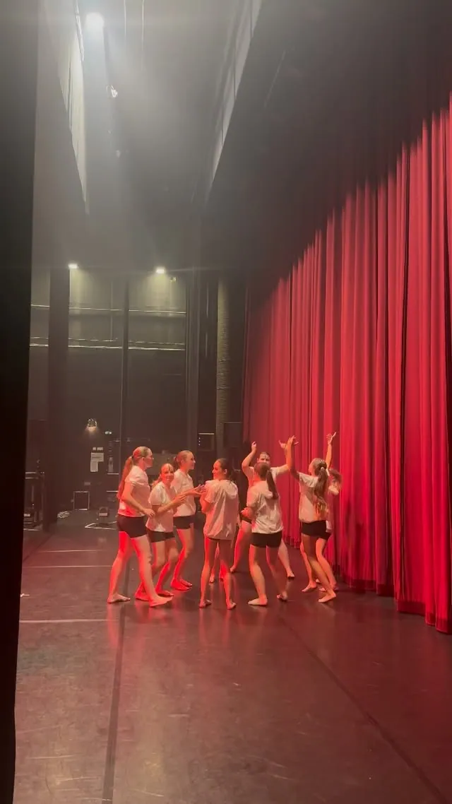 Vidéo — les danseurs de la compagnie